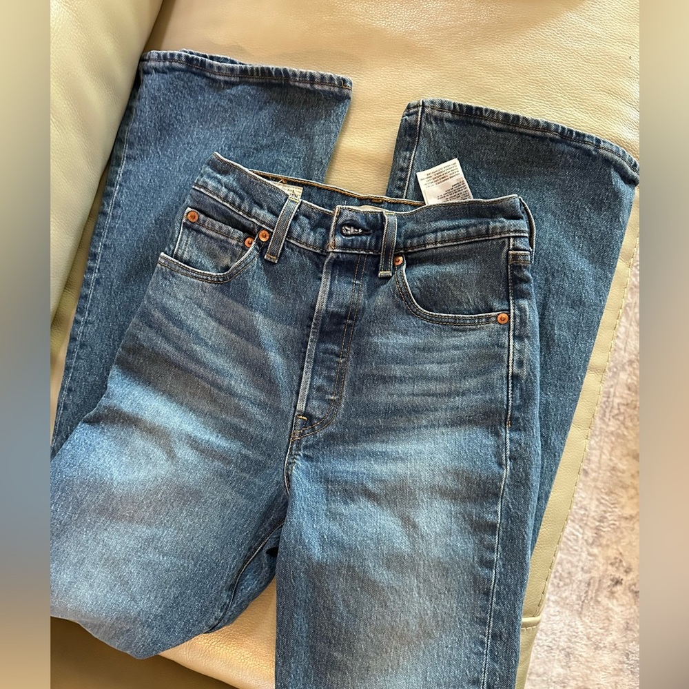 Levi’s Ribcage Flare size 24
